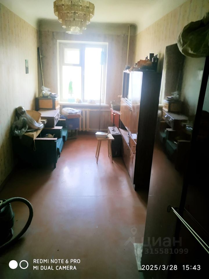Продам трхкомнатную квартиру в Александровке, рядом с поликлиникой.